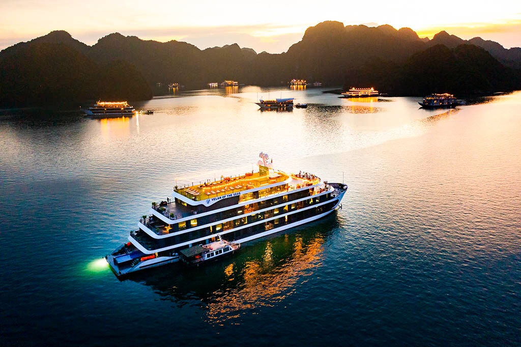Let Halong Bay’s golden sunsets steal your heart.
